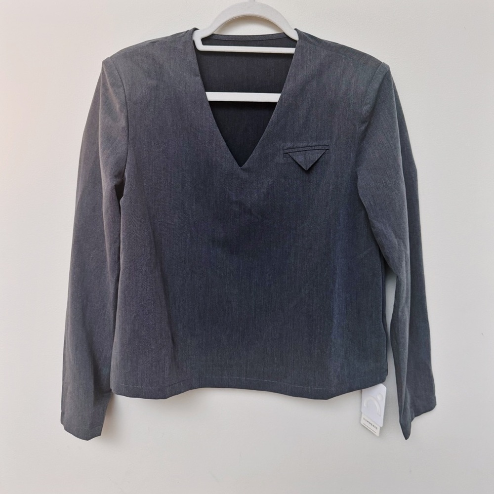 Commense NWT Gray Top